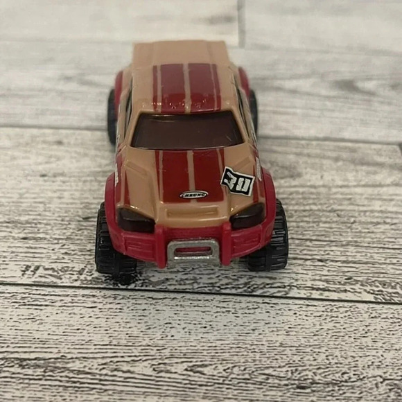 2001 Mattel Hot Wheels Mega Duty Malaysia Tan and Red - Picture 2 of 10